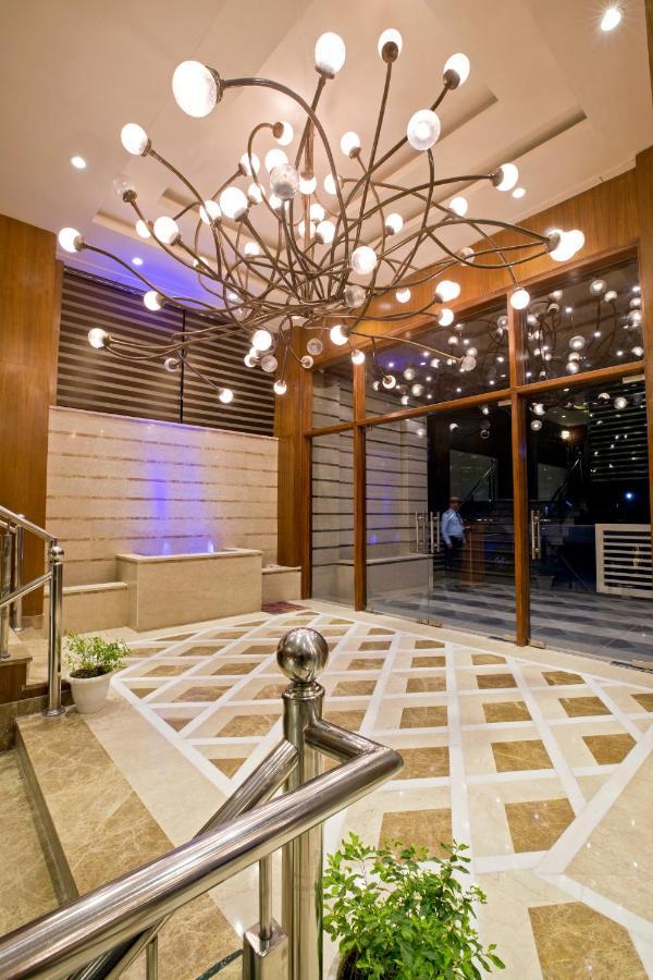 Regenta Central Noida, Sector 49 Exterior foto