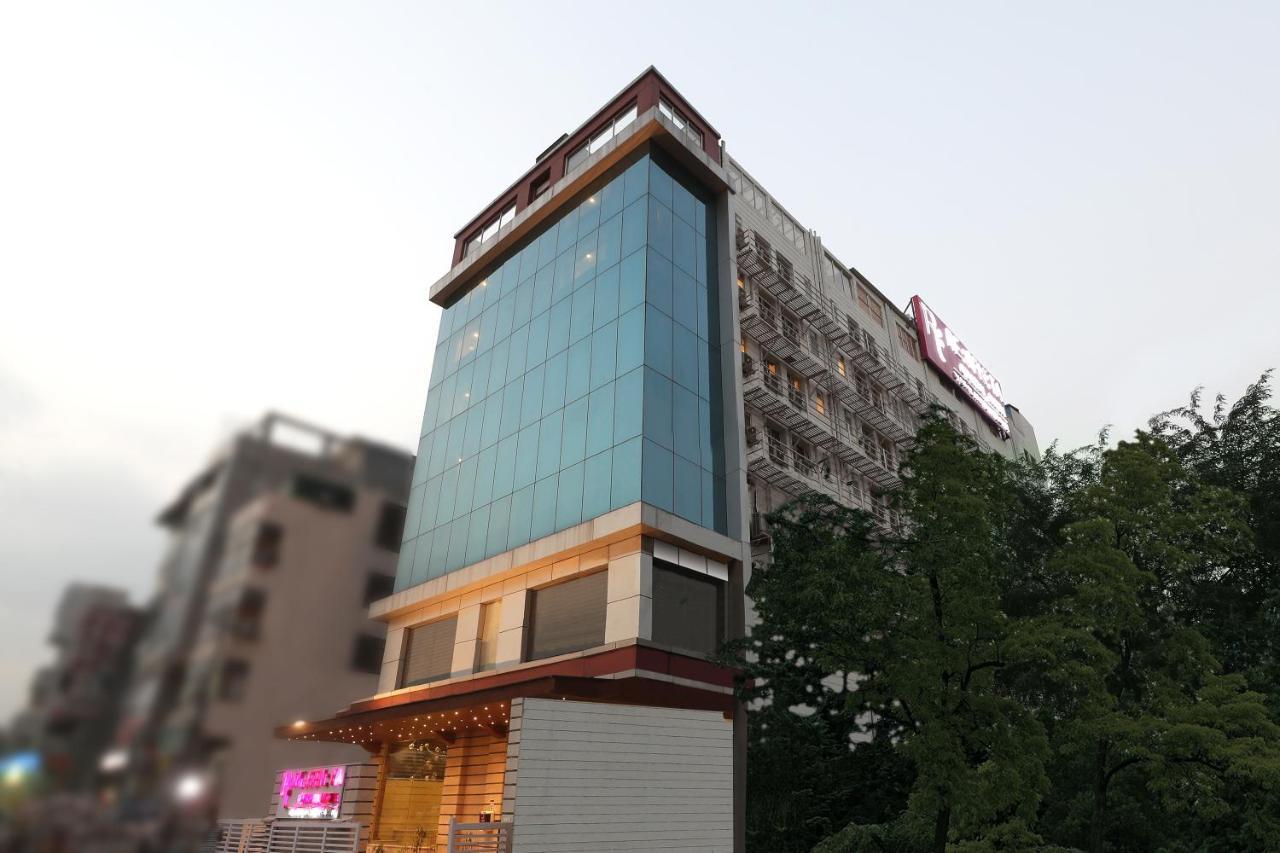 Regenta Central Noida, Sector 49 Exterior foto