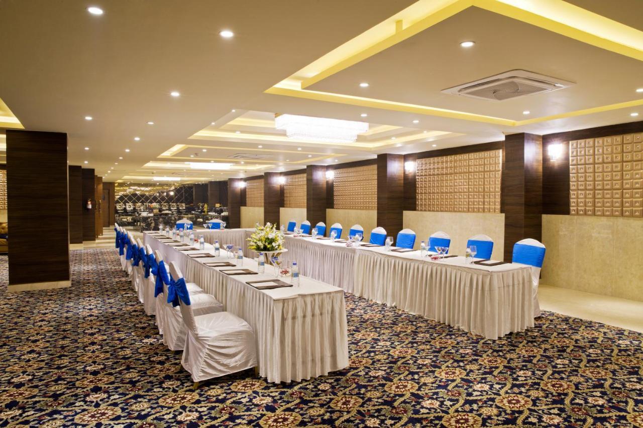 Regenta Central Noida, Sector 49 Exterior foto