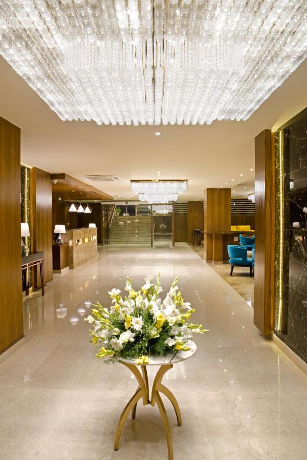 Regenta Central Noida, Sector 49 Exterior foto
