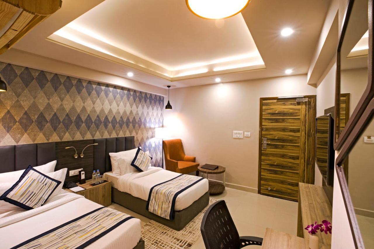Regenta Central Noida, Sector 49 Exterior foto
